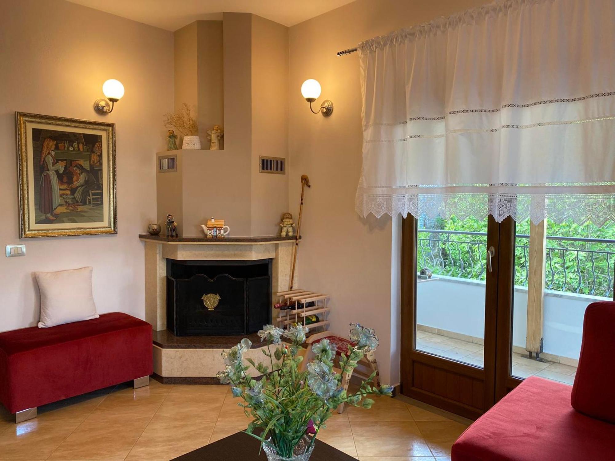 Guest House Persa Gjirokaster Bagian luar foto