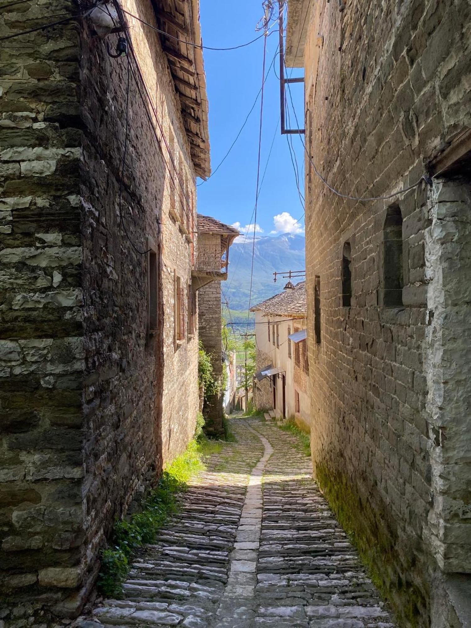 Guest House Persa Gjirokaster Bagian luar foto